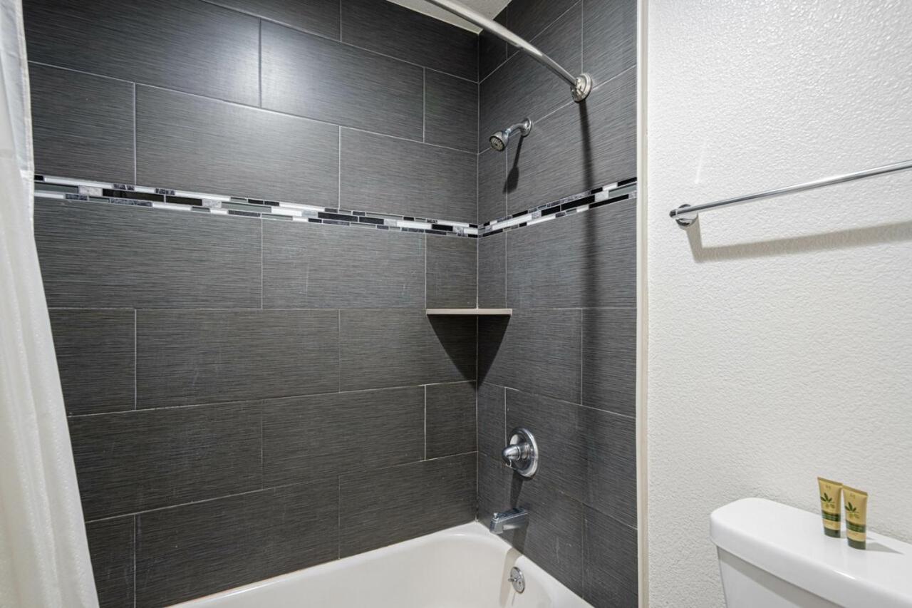 Coastal Valley Inn Castroville Εξωτερικό φωτογραφία