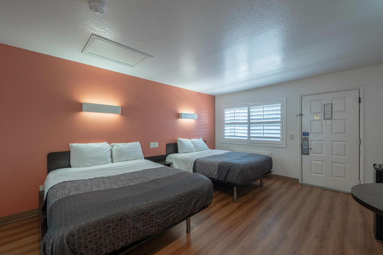 Coastal Valley Inn Castroville Εξωτερικό φωτογραφία