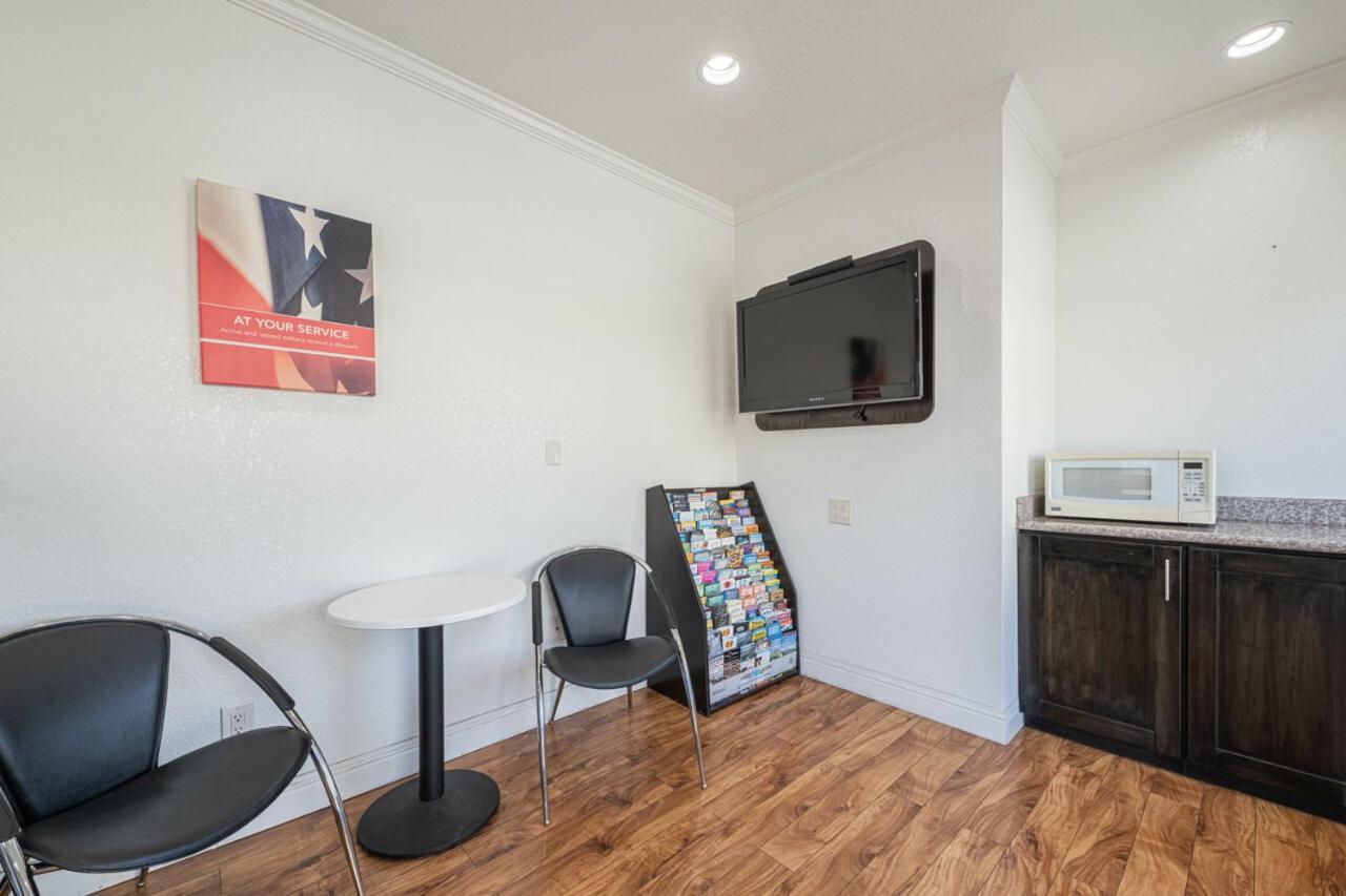 Coastal Valley Inn Castroville Εξωτερικό φωτογραφία