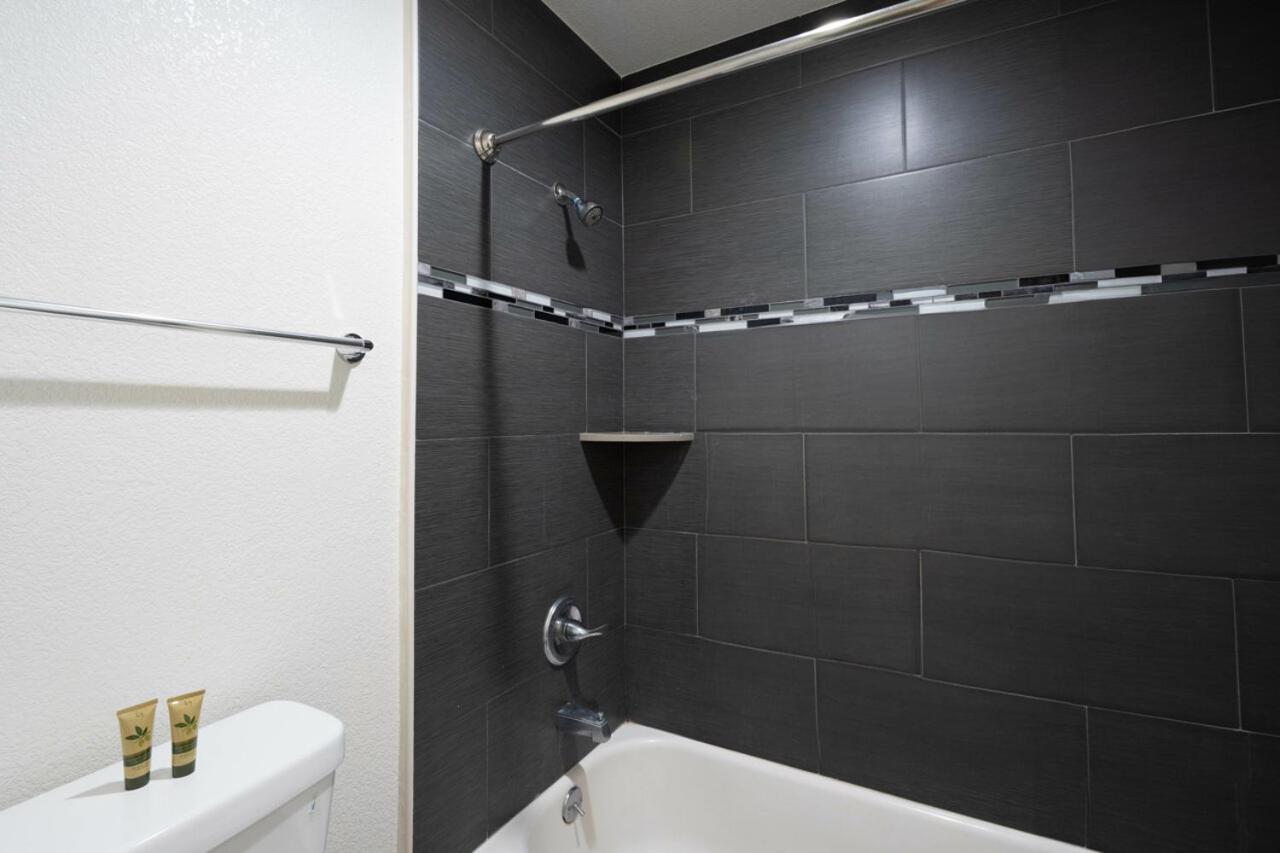 Coastal Valley Inn Castroville Εξωτερικό φωτογραφία