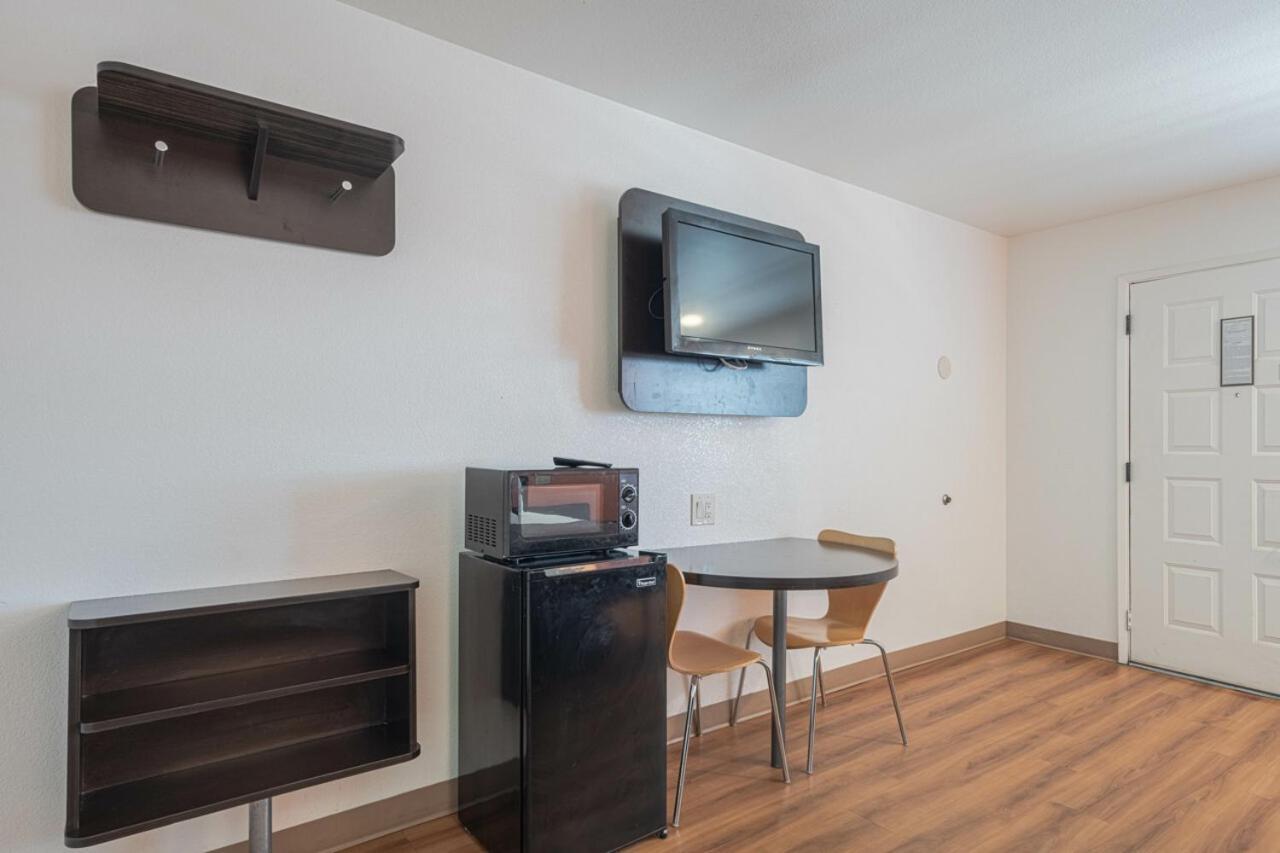 Coastal Valley Inn Castroville Εξωτερικό φωτογραφία